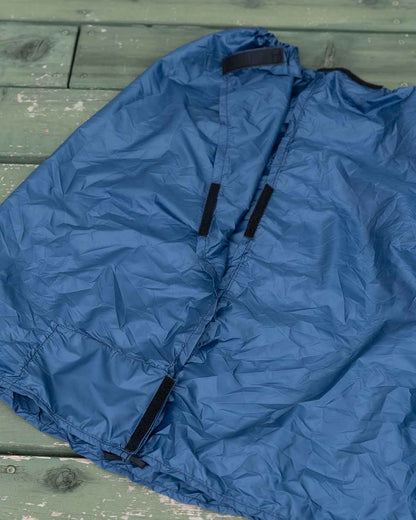 ULA Equipment Rain Kilt｜製品画像（Deep Blue・ベルクロ部分詳細）