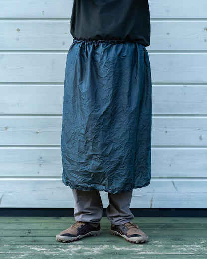 ULA Equipment Rain Kilt｜製品画像（Navy・着用時）