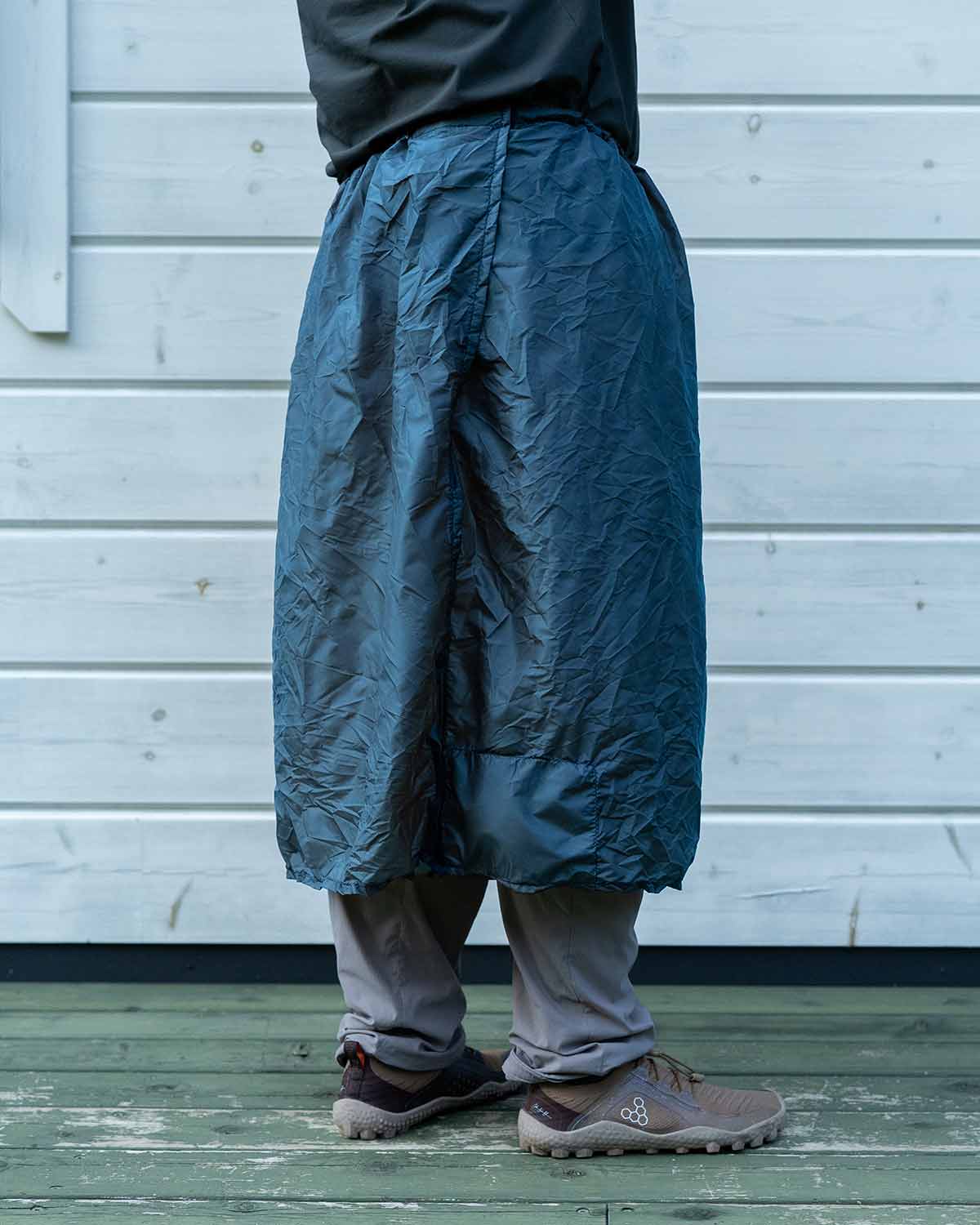 ULA Equipment Rain Kilt｜製品画像（Navy・着用時・背面）