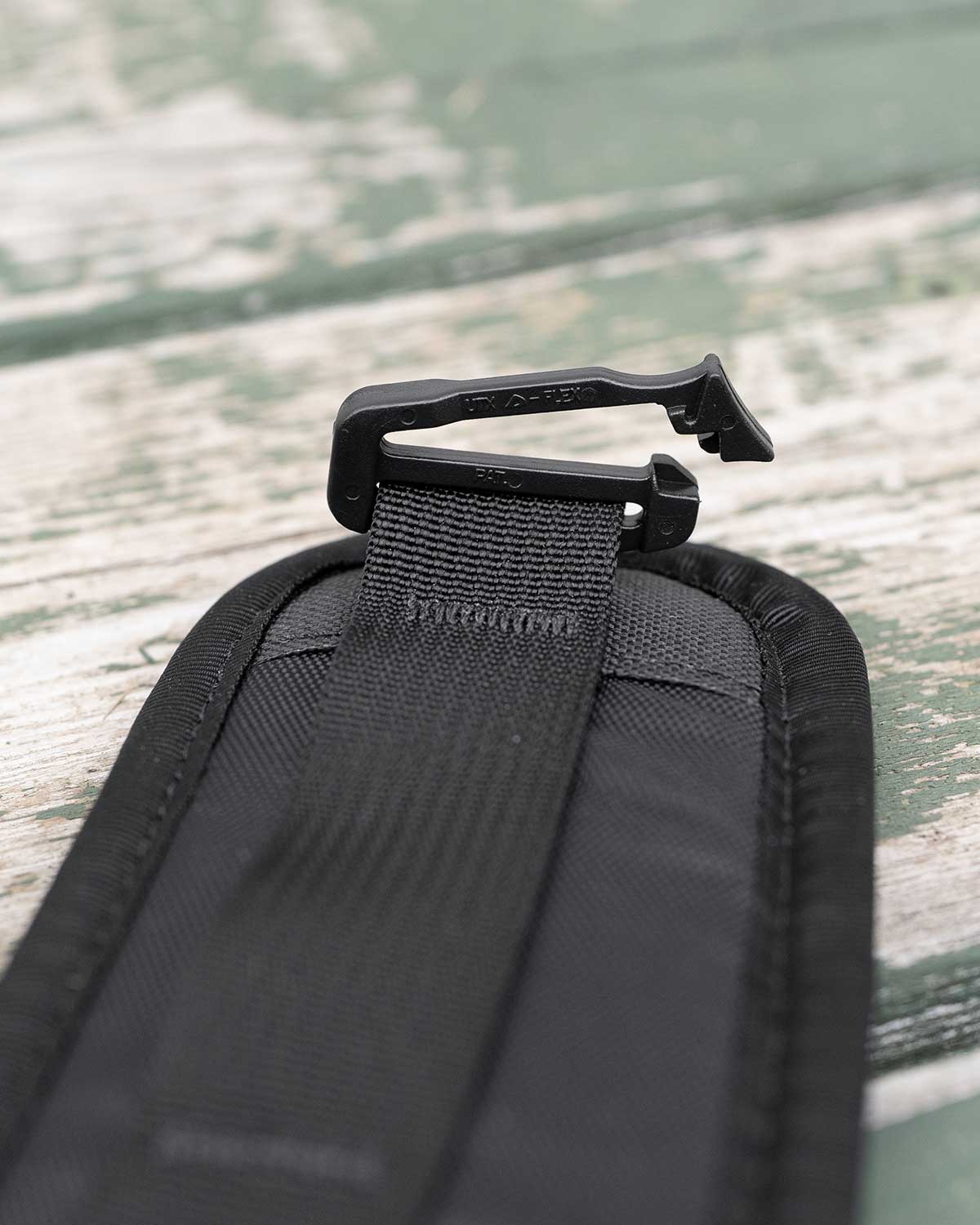 ULA Equipment Removable 1″ Hipbelt｜クリップディテール
