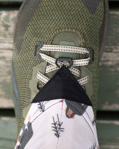 Ultra Gam アンクルゲイター｜フロントのゲイターストラップ 装着イメージ