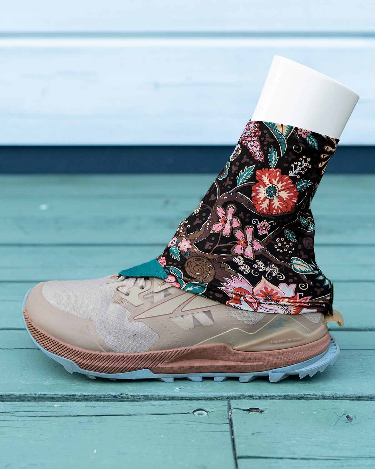 Ultra Gam アンクルゲイター｜Jungle Flowers 柄のサイドビュー