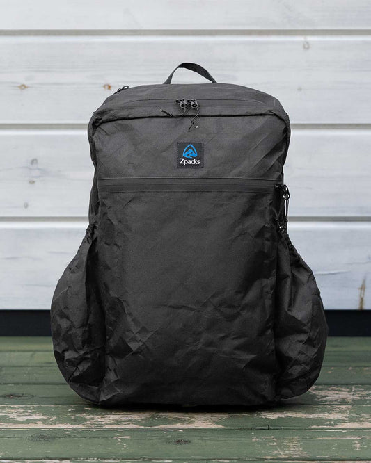 Zpacks Bagger Ultra 25L Backpack｜製品画像｜正面（Jet Black）