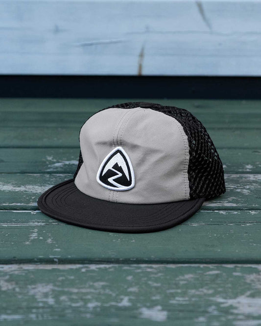 Zpacks Foldable Trail Hat Gray 製品画像｜グレー・斜めからのビュー