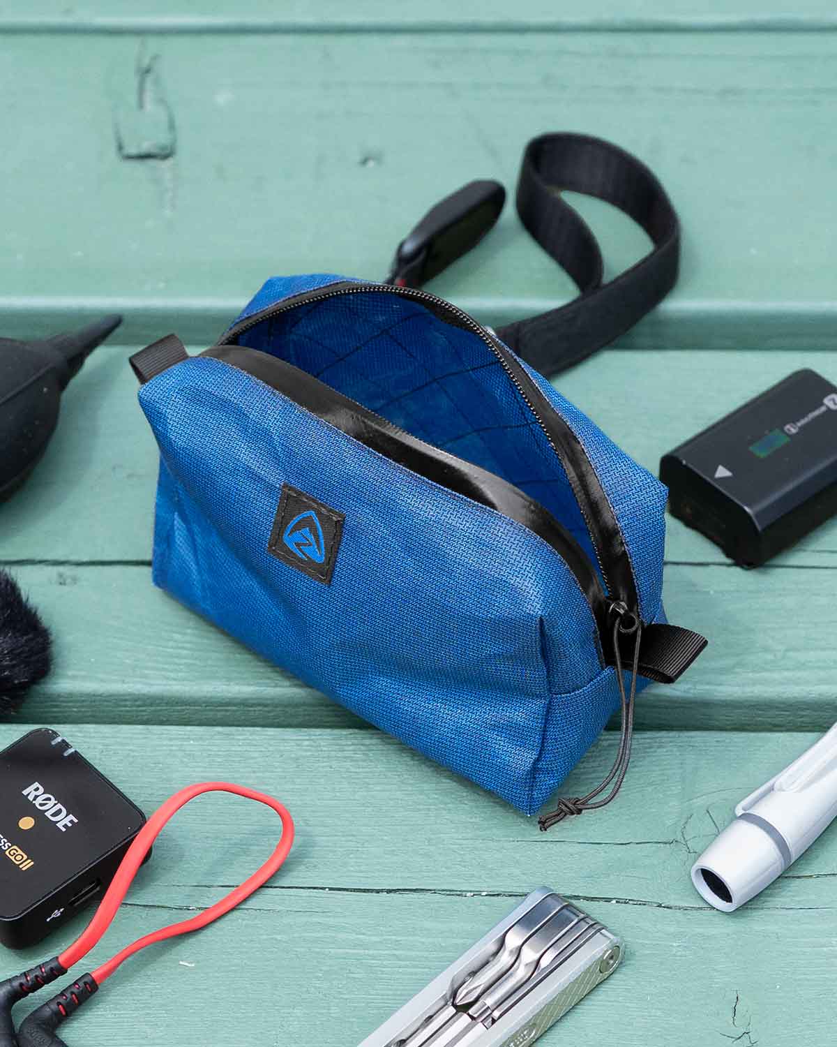 Zpacks Itty Bitty Ditty Bag｜製品画像（ポーチを開けて自立させた状態）