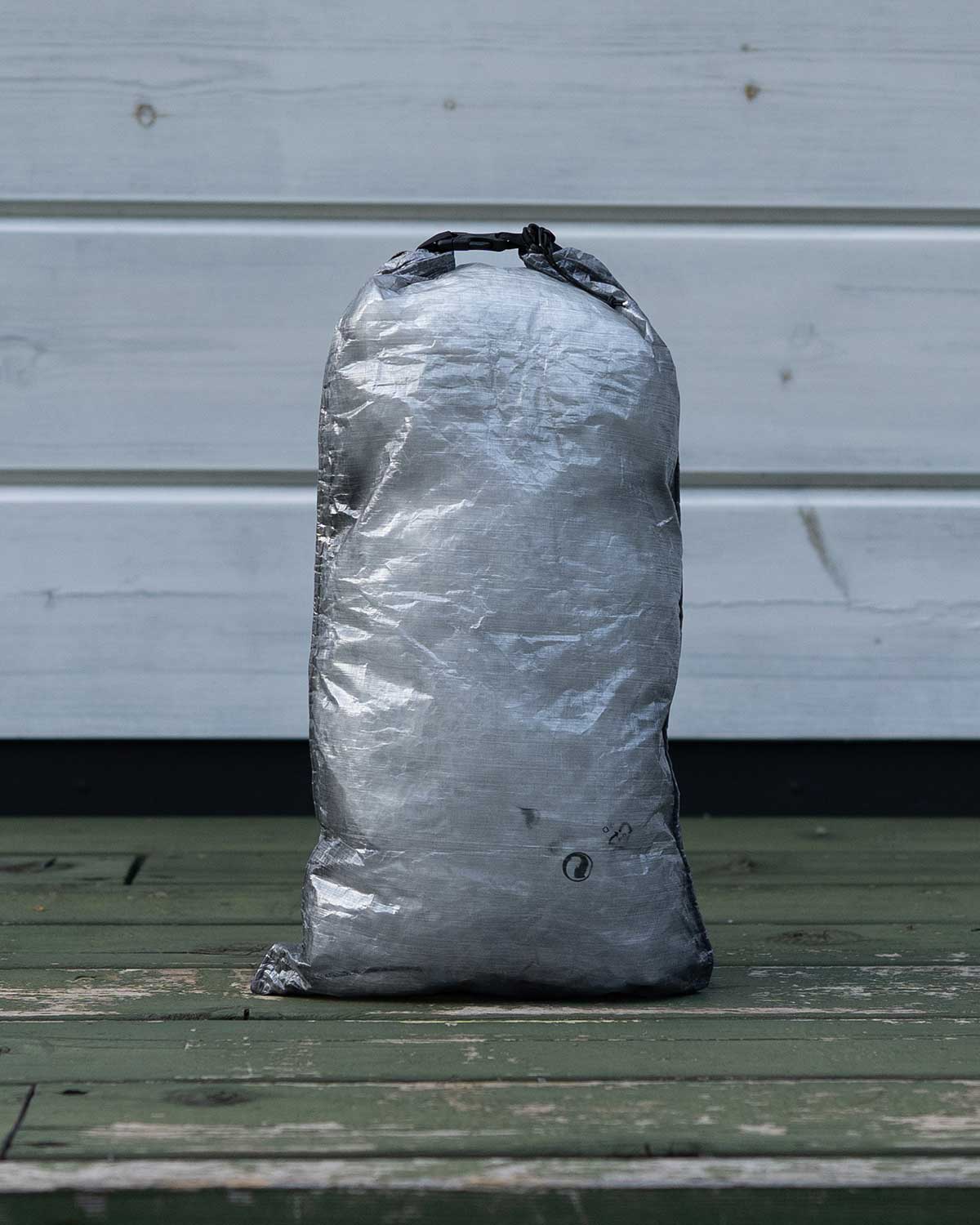 Zpacks Dyneema Medium Pillow Dry Bag 5.6L ドライバッグとしての使用イメージ 軽量防水スタッフサック ULハイキングギア