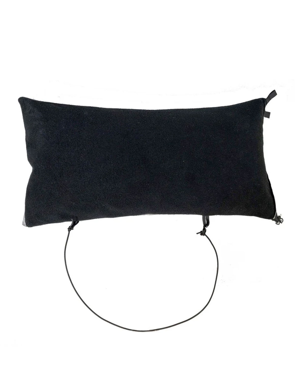 Zpacks Dyneema Medium Pillow Dry Bag 5.6L 公式製品画像 枕利用時 コード付き 軽量防水スタッフサック ULハイキングギア