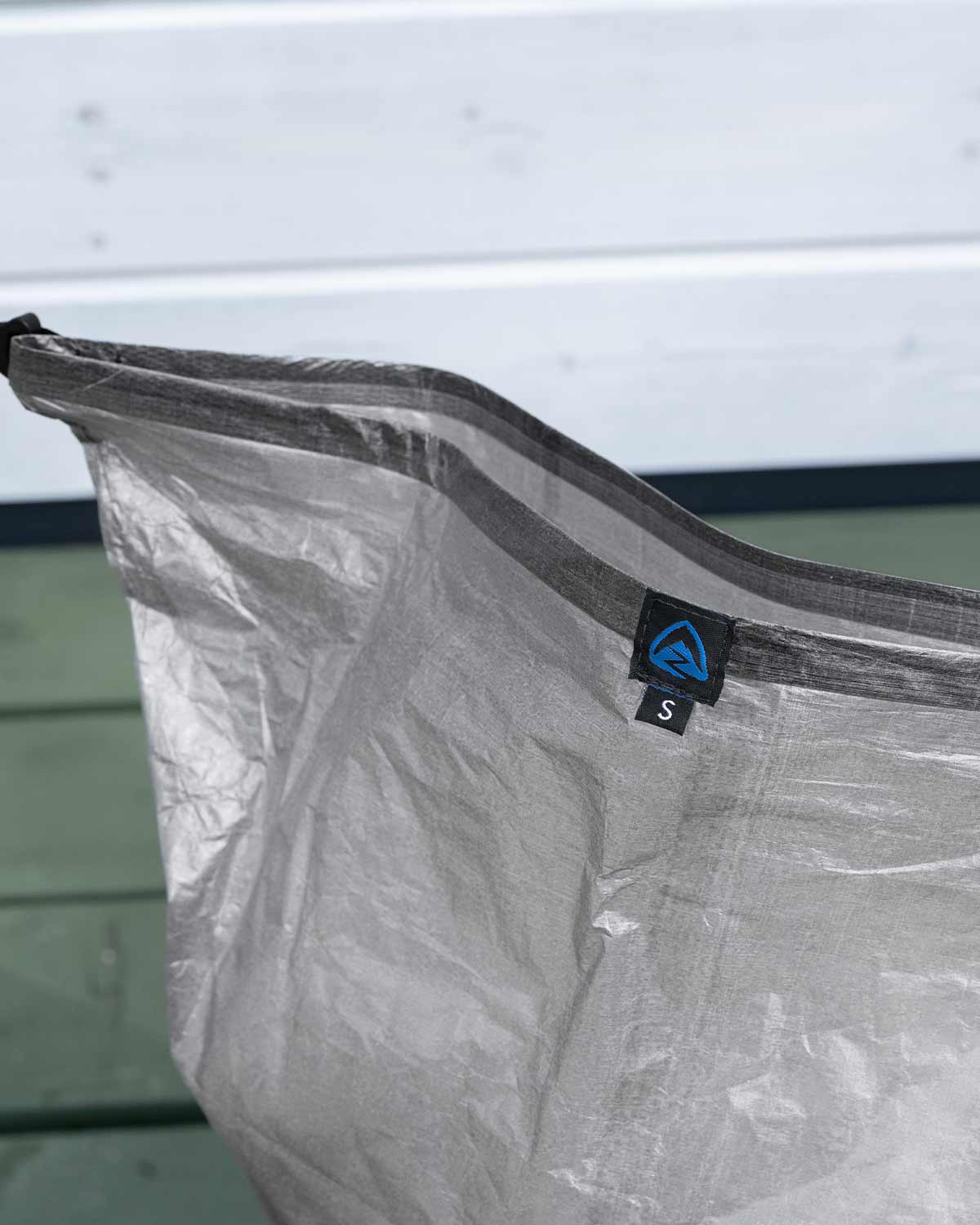 Zpacks Pack Liner｜Small｜ロールトップ開口部のディテール