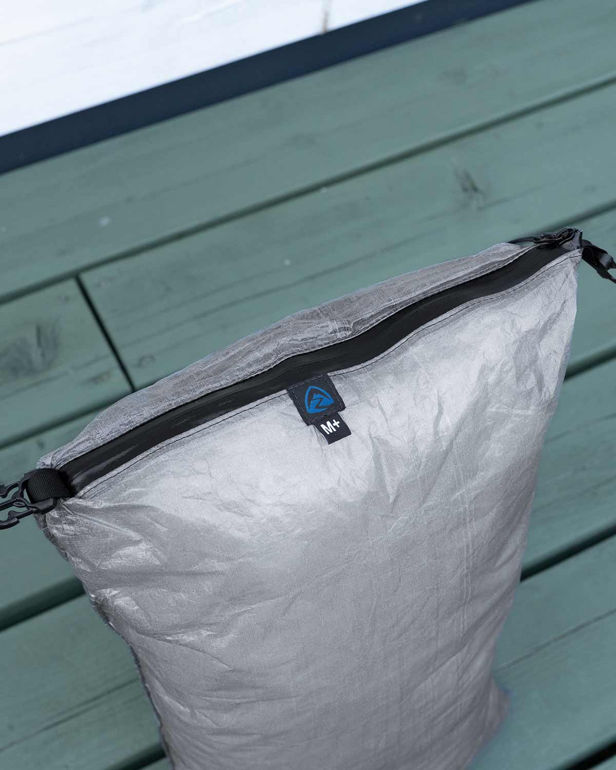 Zpacks Pillow Dry Bag｜防水ジッパーと開口部のディテール