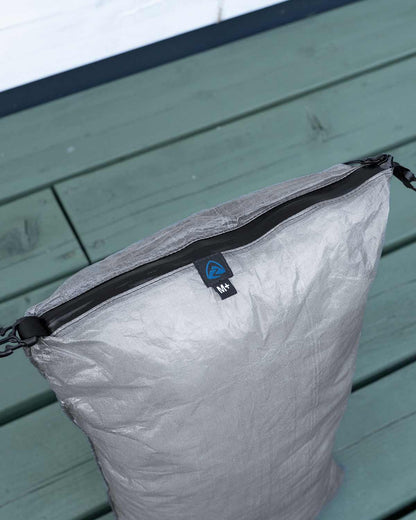 Zpacks Pillow Dry Bag｜防水ジッパーと開口部のディテール